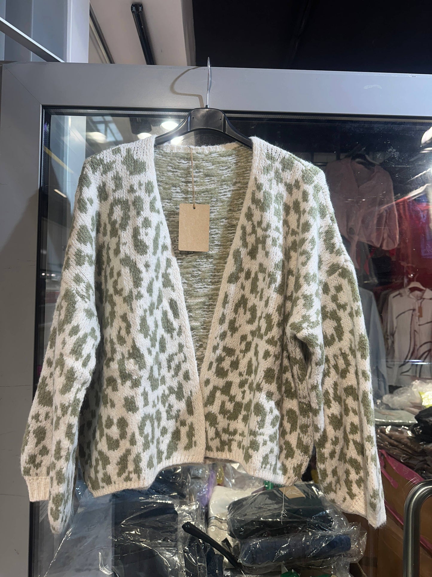 Strickjacke Artikelnummer 50816: Grau