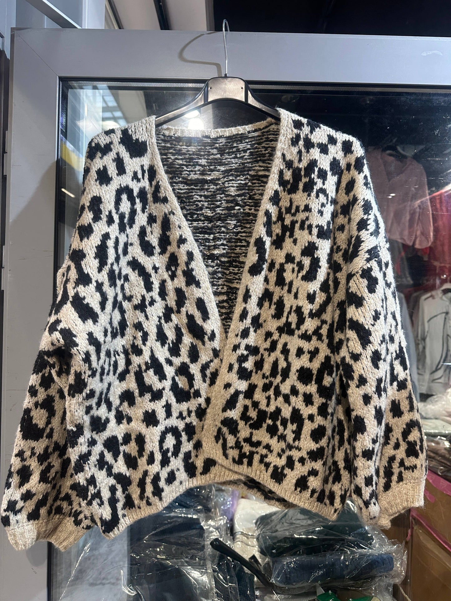 Strickjacke Artikelnummer 50816: Grau