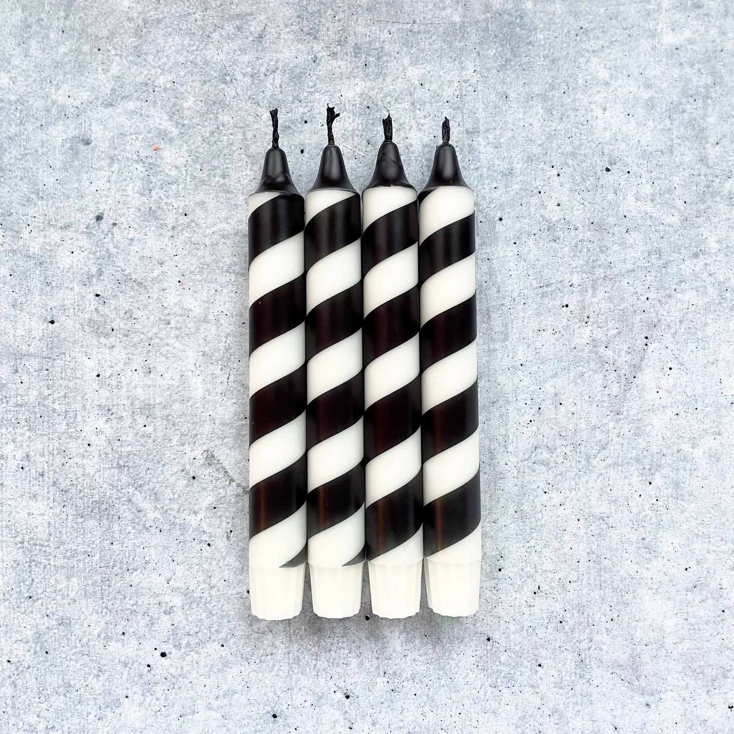 Dip Dye Kerzen | Swirl schwarz-weiß | 4er Set