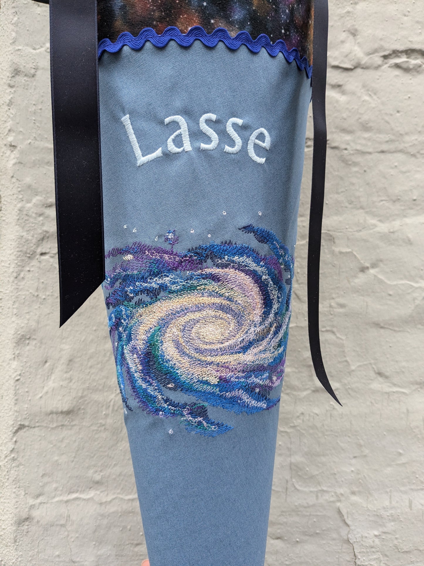 SCHULTÜTE "GALAXIE" GROSS MIT PAPPKEGEL