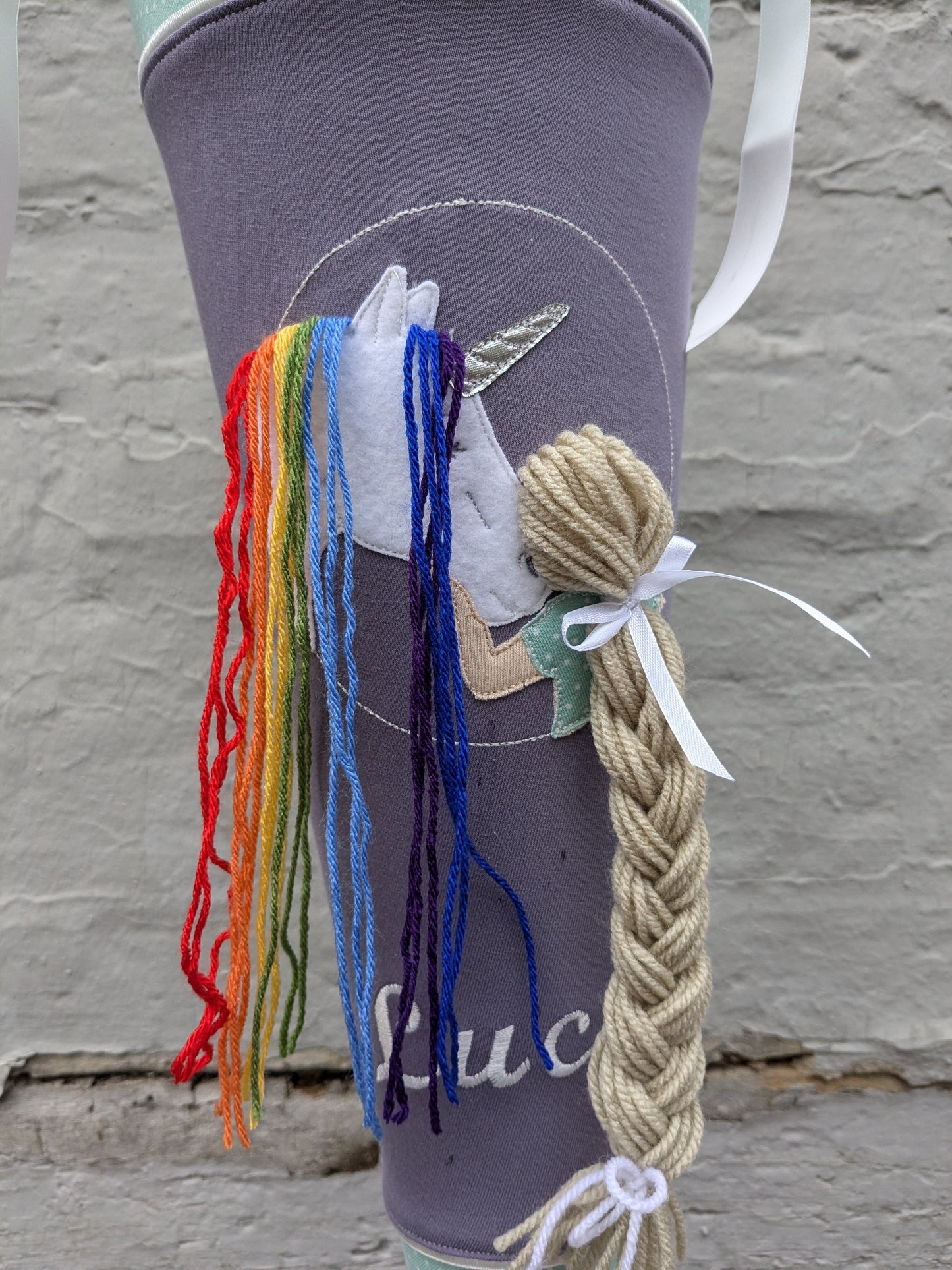SCHULTÜTE "EINHORN MIT MÄDCHEN" GROSS MIT PAPPKEGEL