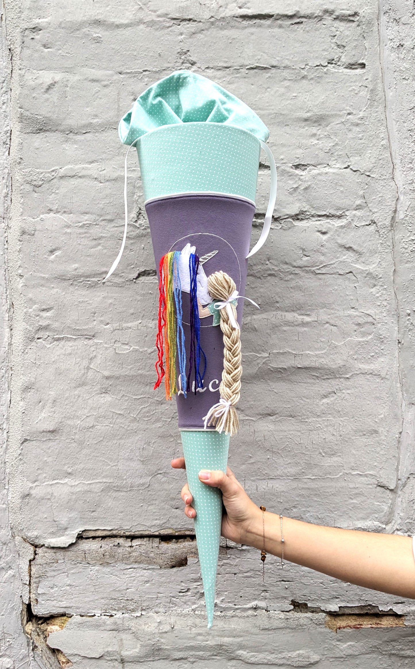 SCHULTÜTE "EINHORN MIT MÄDCHEN" GROSS MIT PAPPKEGEL