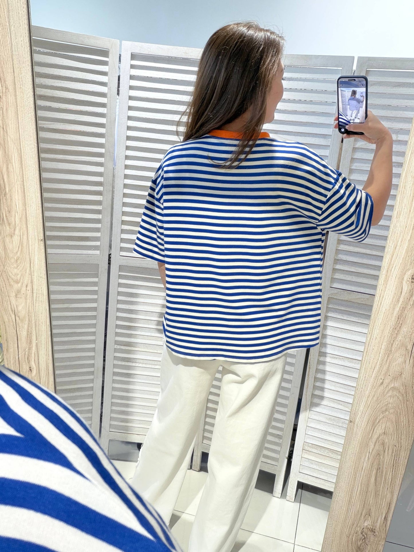 Gestreiftes T-Shirt mit Rundhalsausschnitt: Blau / SIE