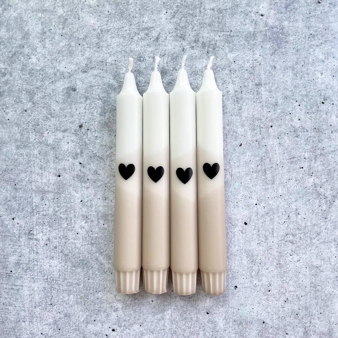Eulenschnitt x Wolkenreich | Dip Dye Kerzen beige Herz 4 Stk