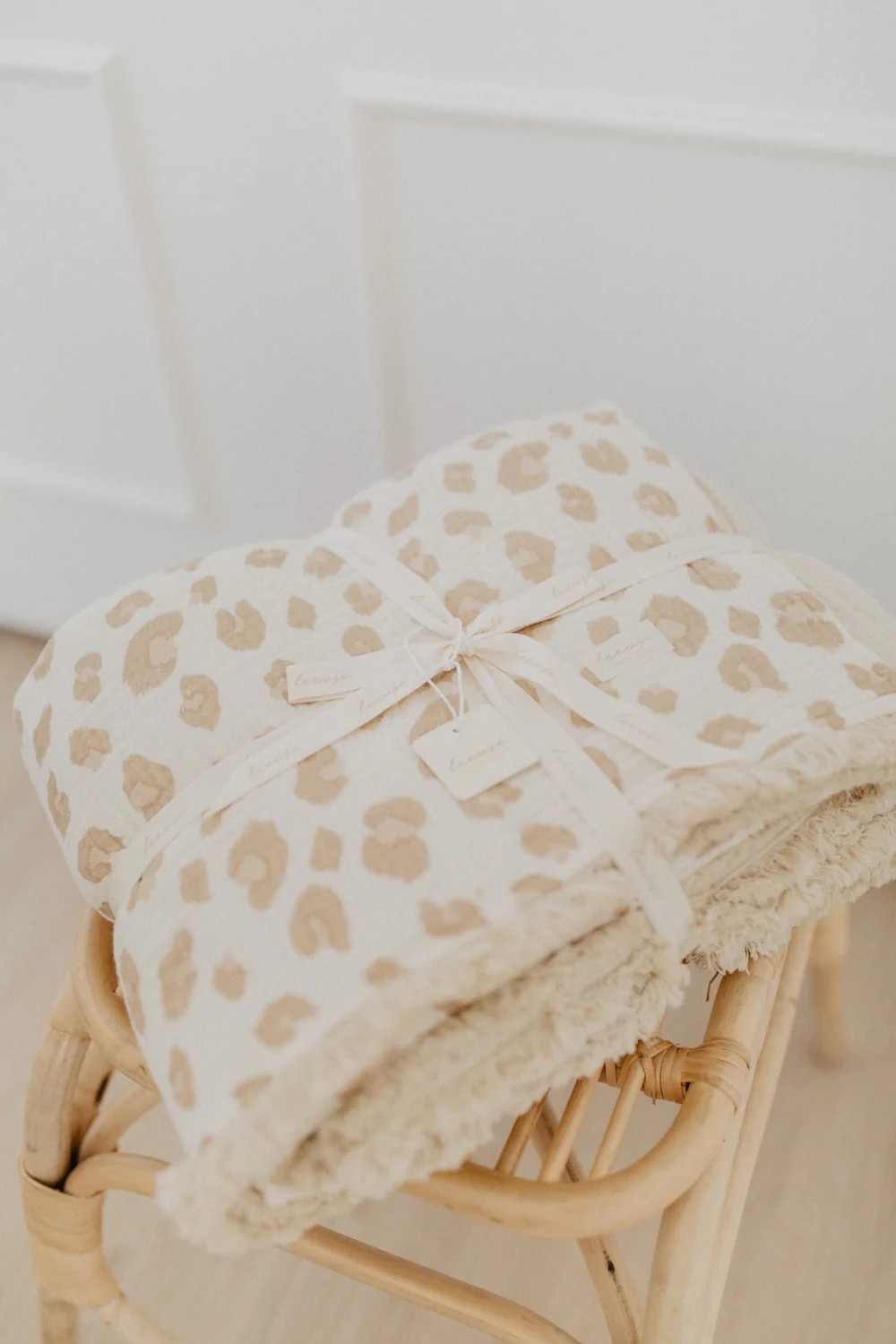 Large reversible bedspread 'Leoprint & Cappuccino'