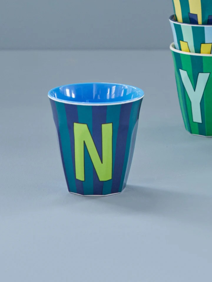 Buchstaben Becher 'N'
