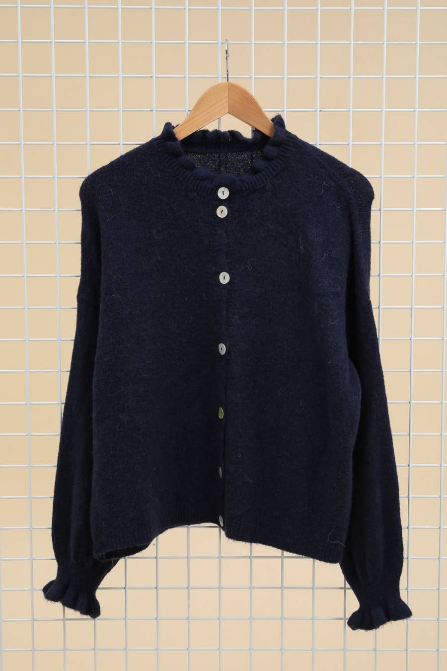Strickjacke mit ALPAKA-Kragen REF. 8012: Jeans