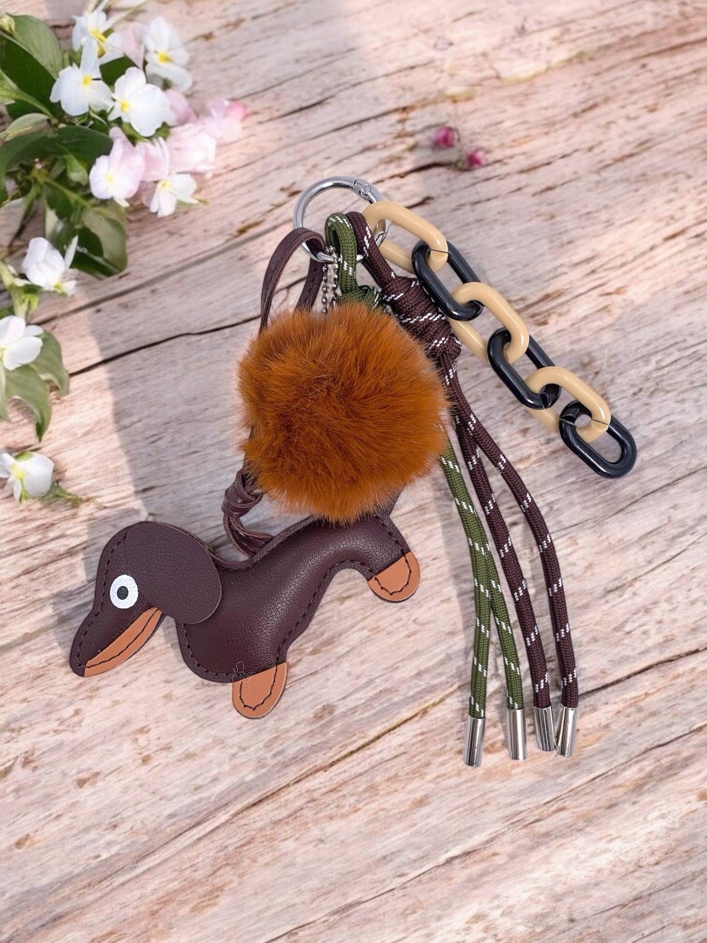 Taschenanhänger und Schlüsselanhänger mit Hund und Bommel PC11: Braun / Synthetisch