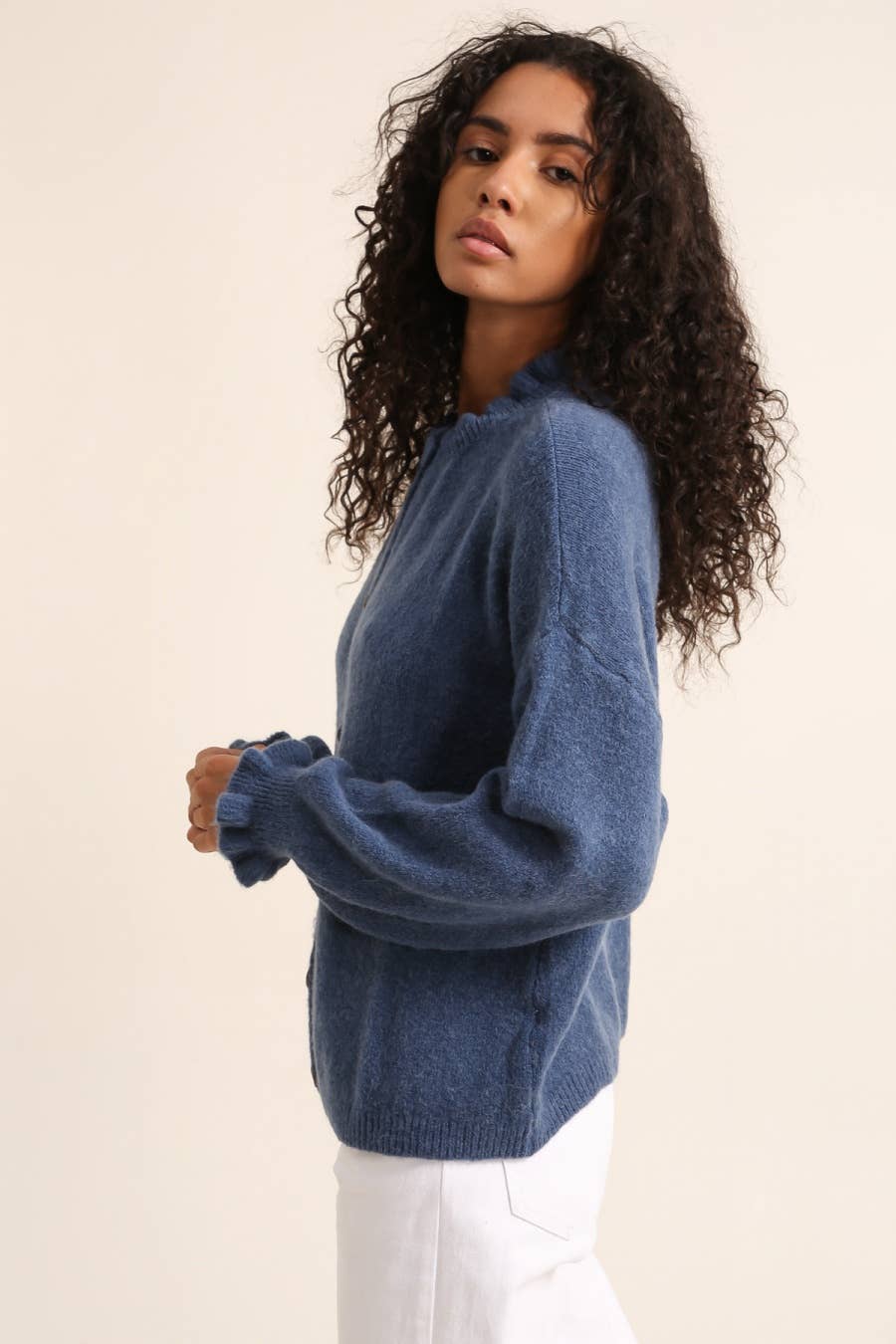 Strickjacke mit ALPAKA-Kragen REF. 8012: Schwarz