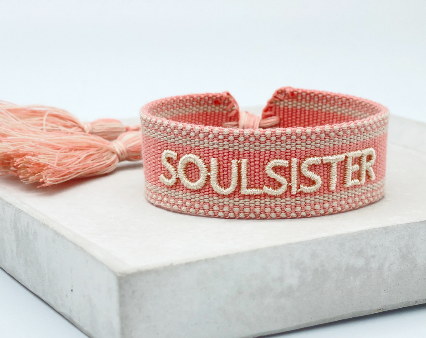 SOULSISTER Statement Armband gewebt, bestickt