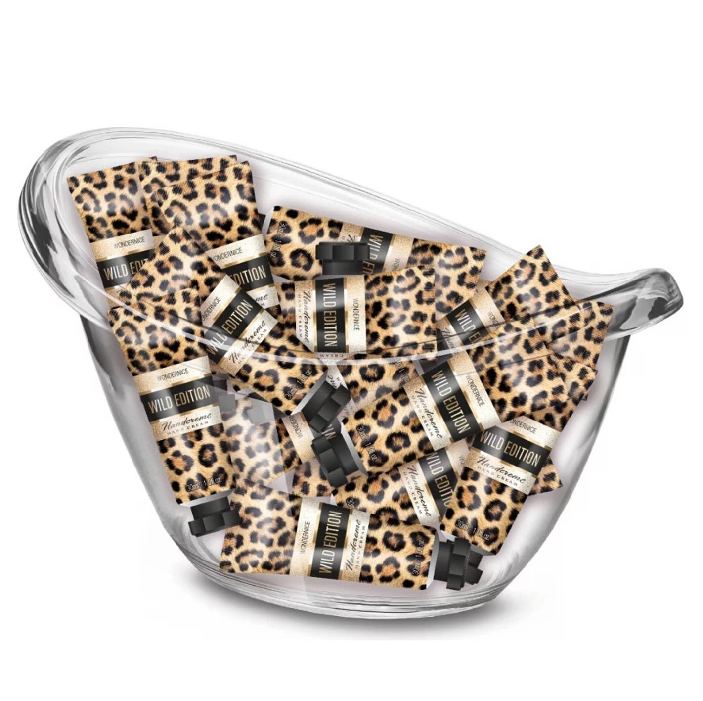 Mini-Handcreme mit Leopardenmuster in der Badewanne