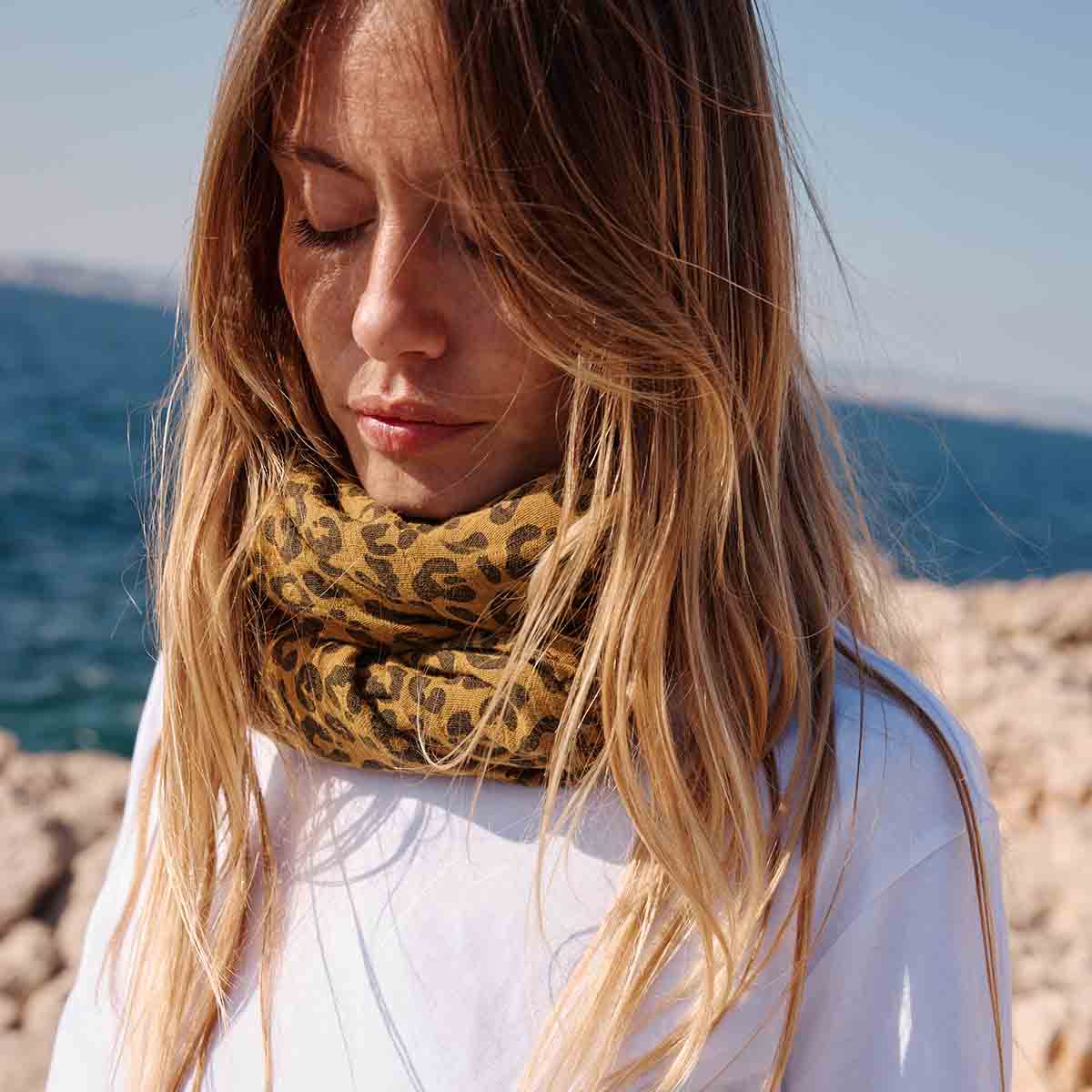 Bianca Musselintuch mit Karamell-Leopardenmuster: TOFFEE / GRAOU / L 110*110