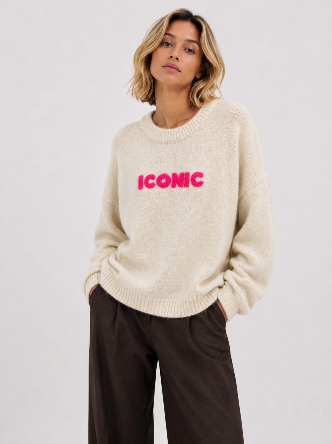 Pullover ICONIC uni – Premium-Kollektion bestickter Strickware - AP197: Beige / Standardmäßig / Eine Größe