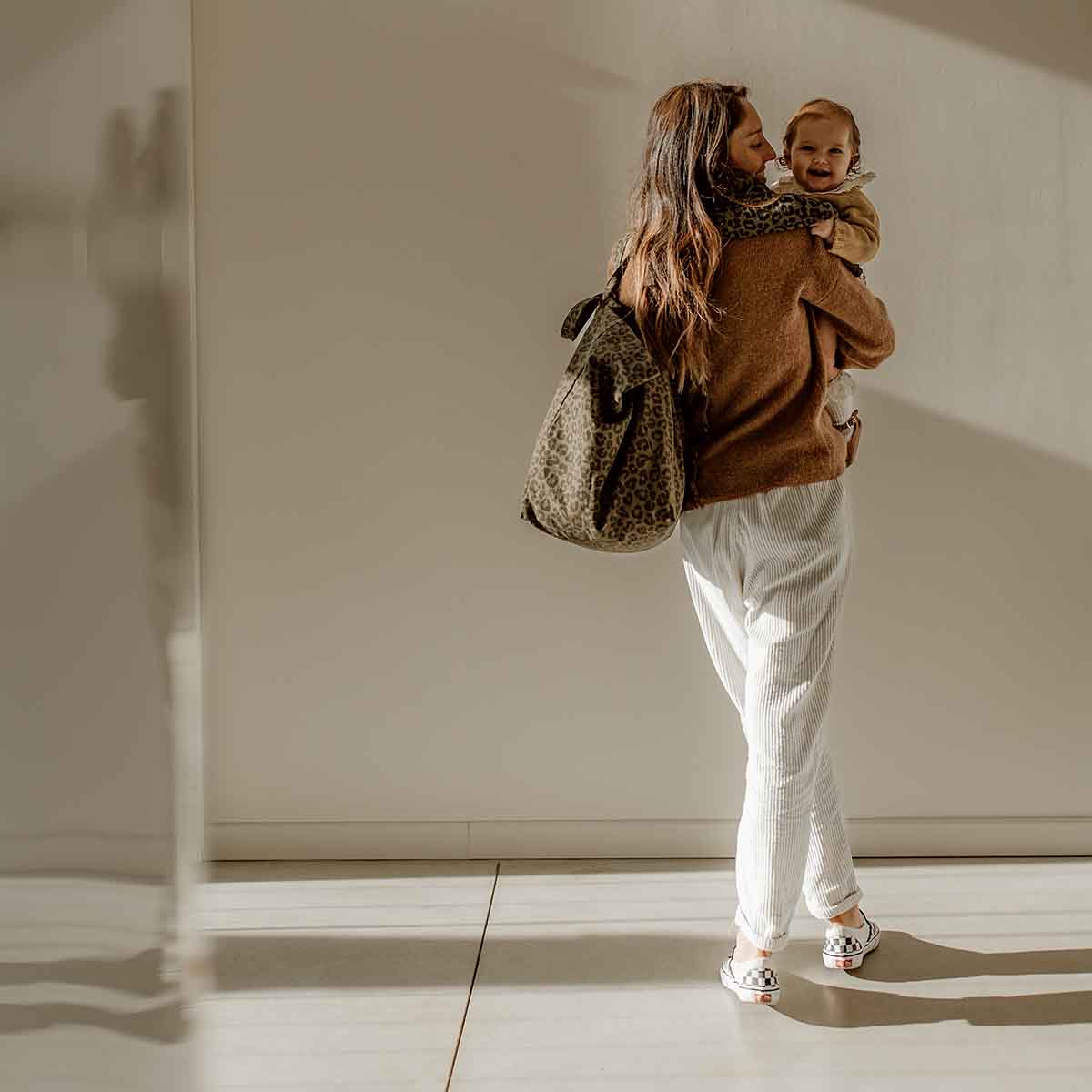OLIVGRÜNE TASCHE VON ELISA GRAOU