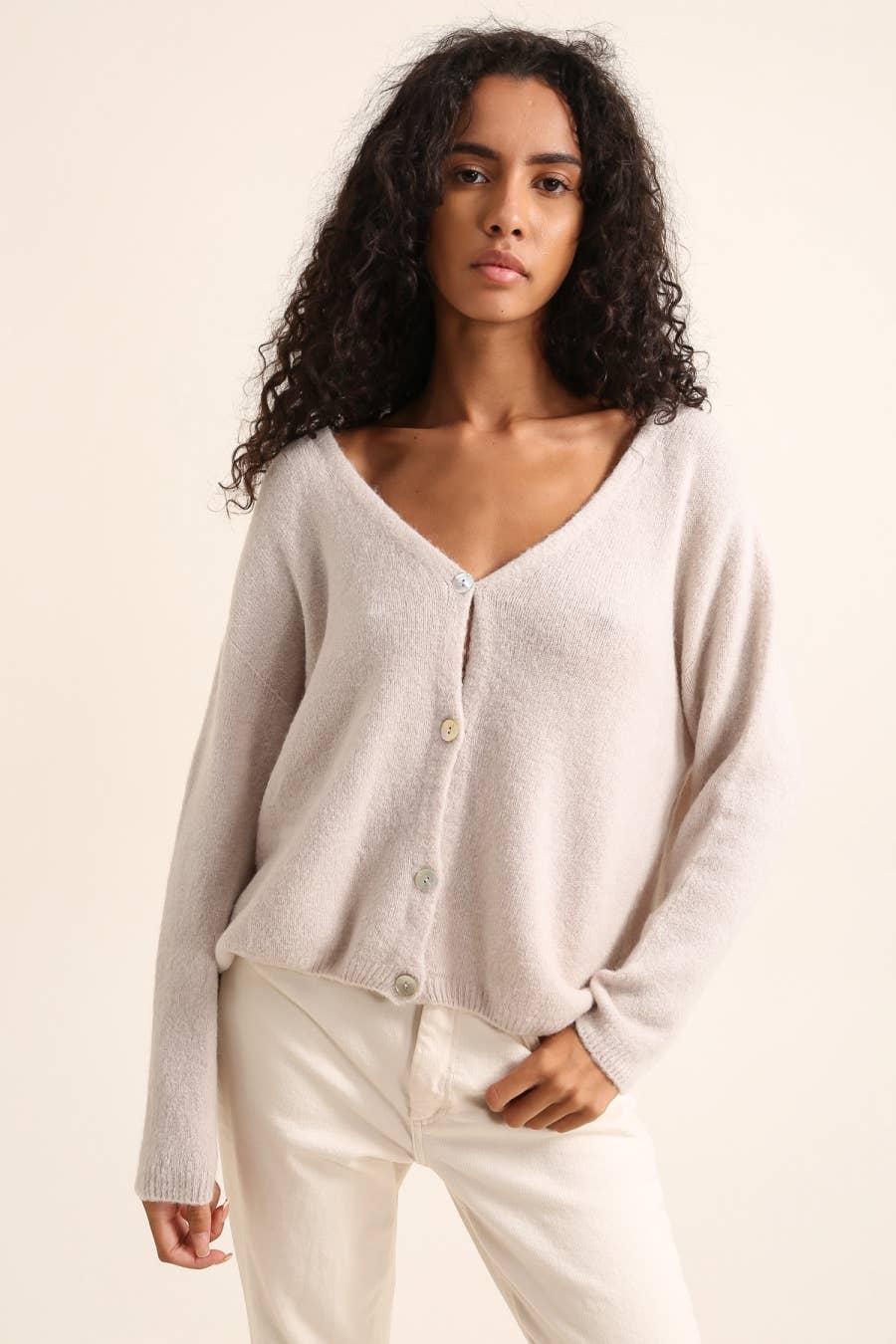 ALPACA Strickjacke mit V-Ausschnitt REF 1026: JEANS