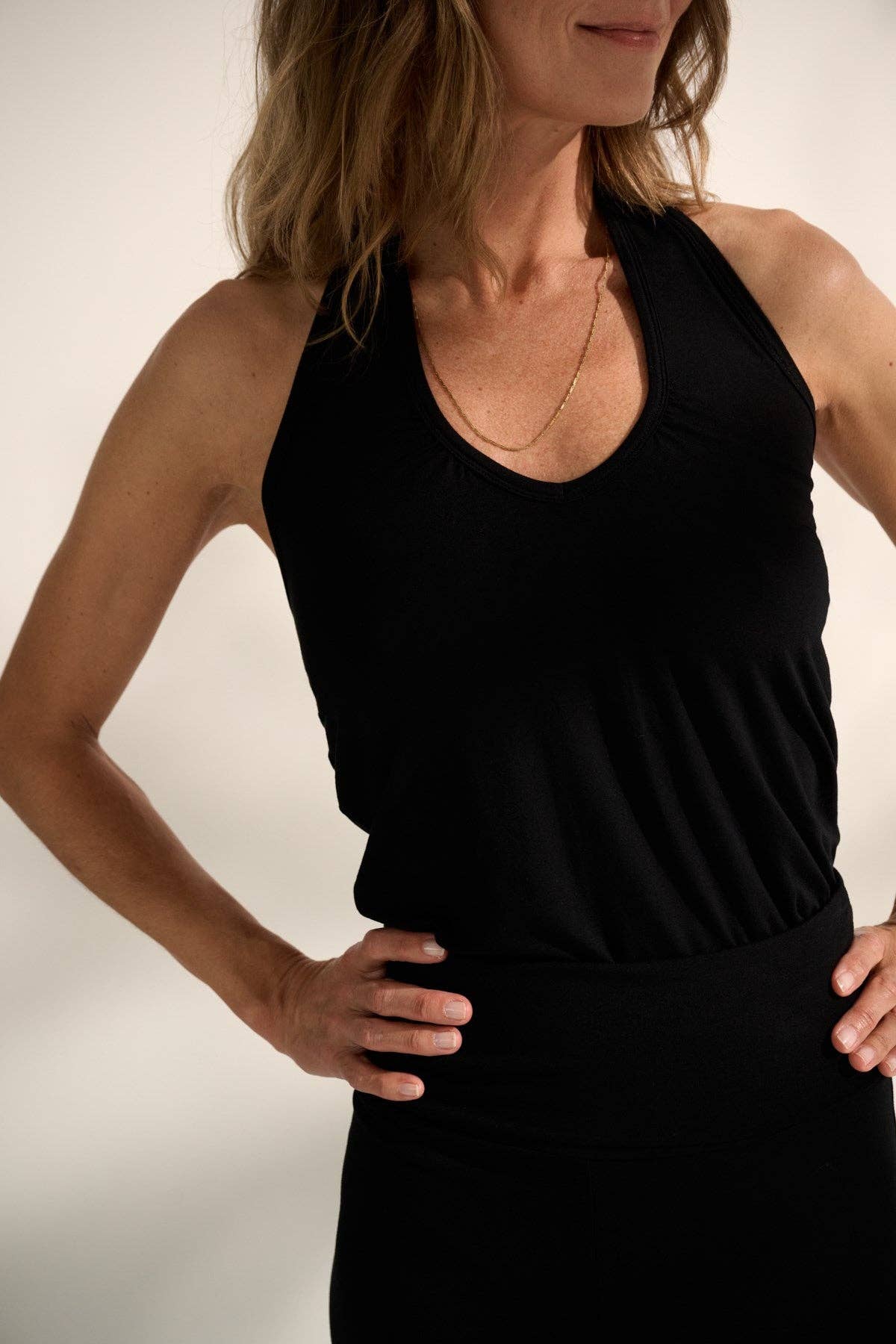 Hold me Top - schwarzes Neckholder-Top aus weichem Jersey: Schwarz / S