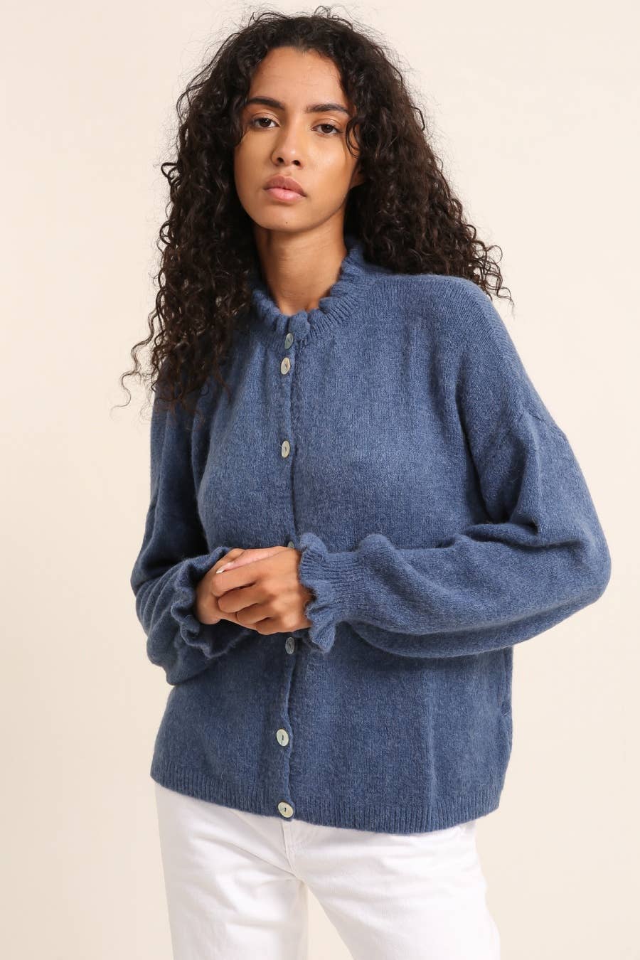 Strickjacke mit ALPAKA-Kragen REF. 8012: Schokolade
