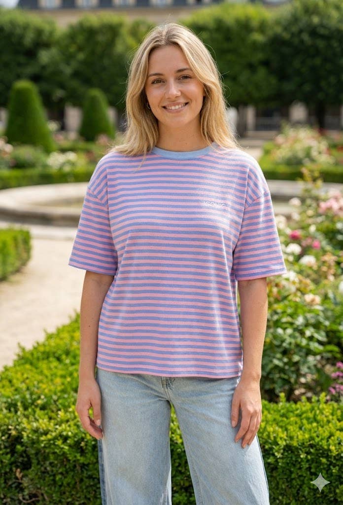 Modernes gestreiftes T‑Shirt: Rose bébé / Taille unique