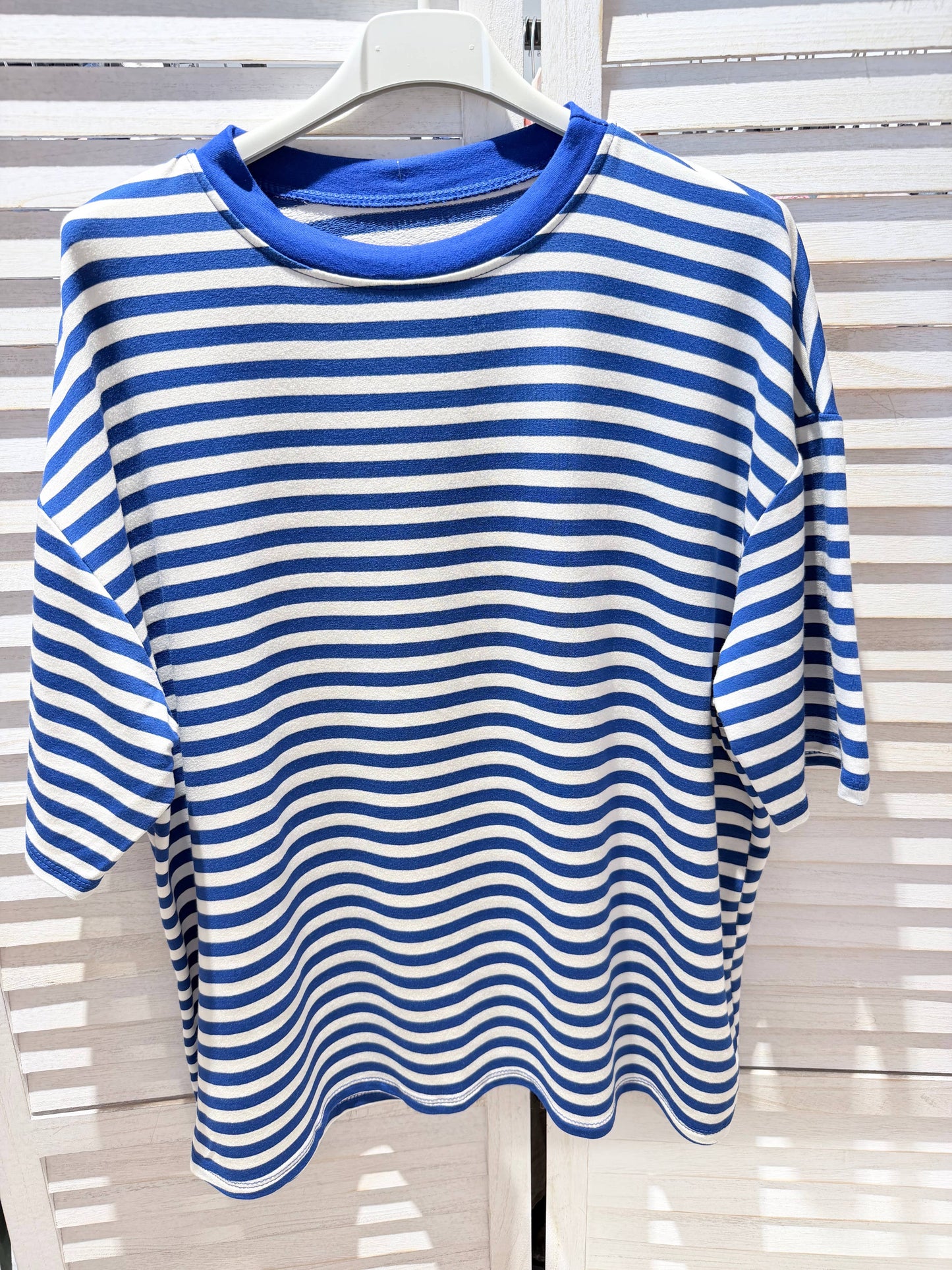 Gestreiftes T-Shirt mit kurzen Ärmeln: Blau / SIE