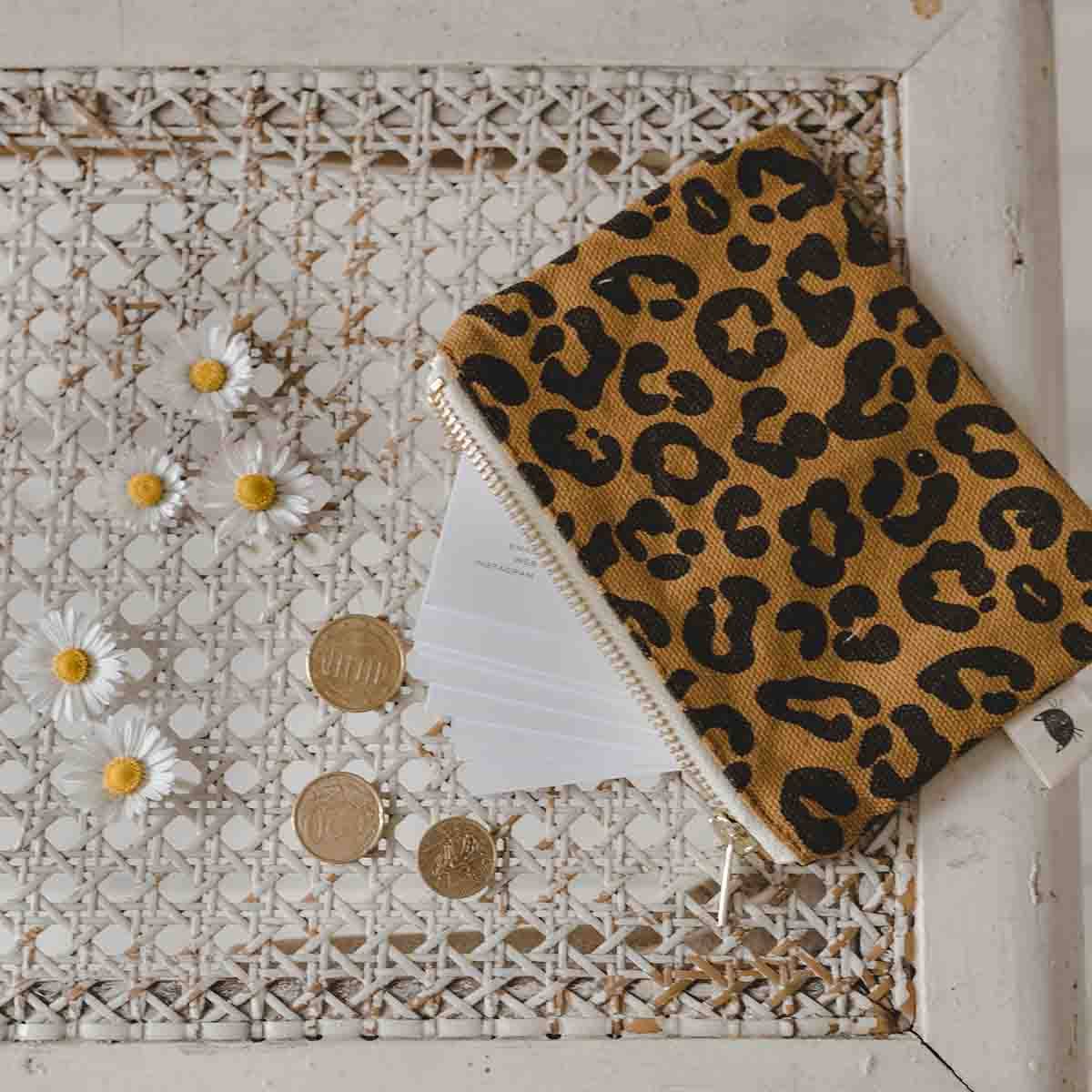 Marie Geldbörse mit Leopardenmuster in Karamell