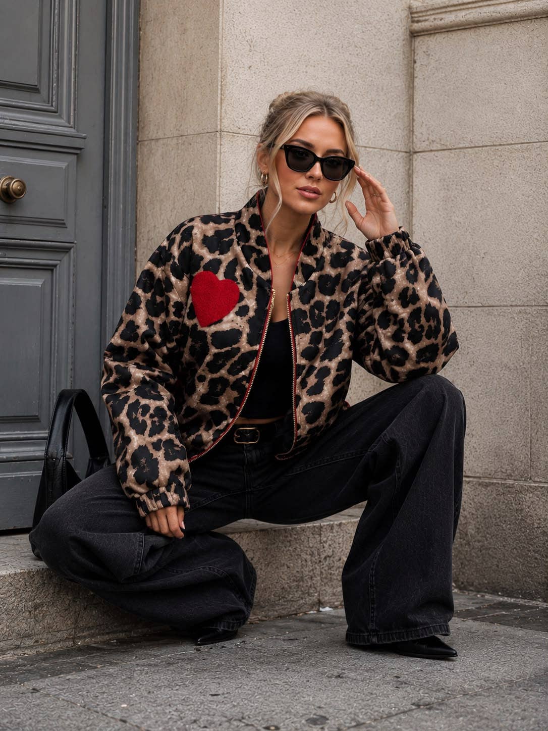 OVERSIZE-LEOPARDEN-BOMBER MIT REISSVERSCHLUSS UND KONTRASTIERENDEM HERZ – DIE STATEMENT-JACKE (Kopie): LEOPARD / S