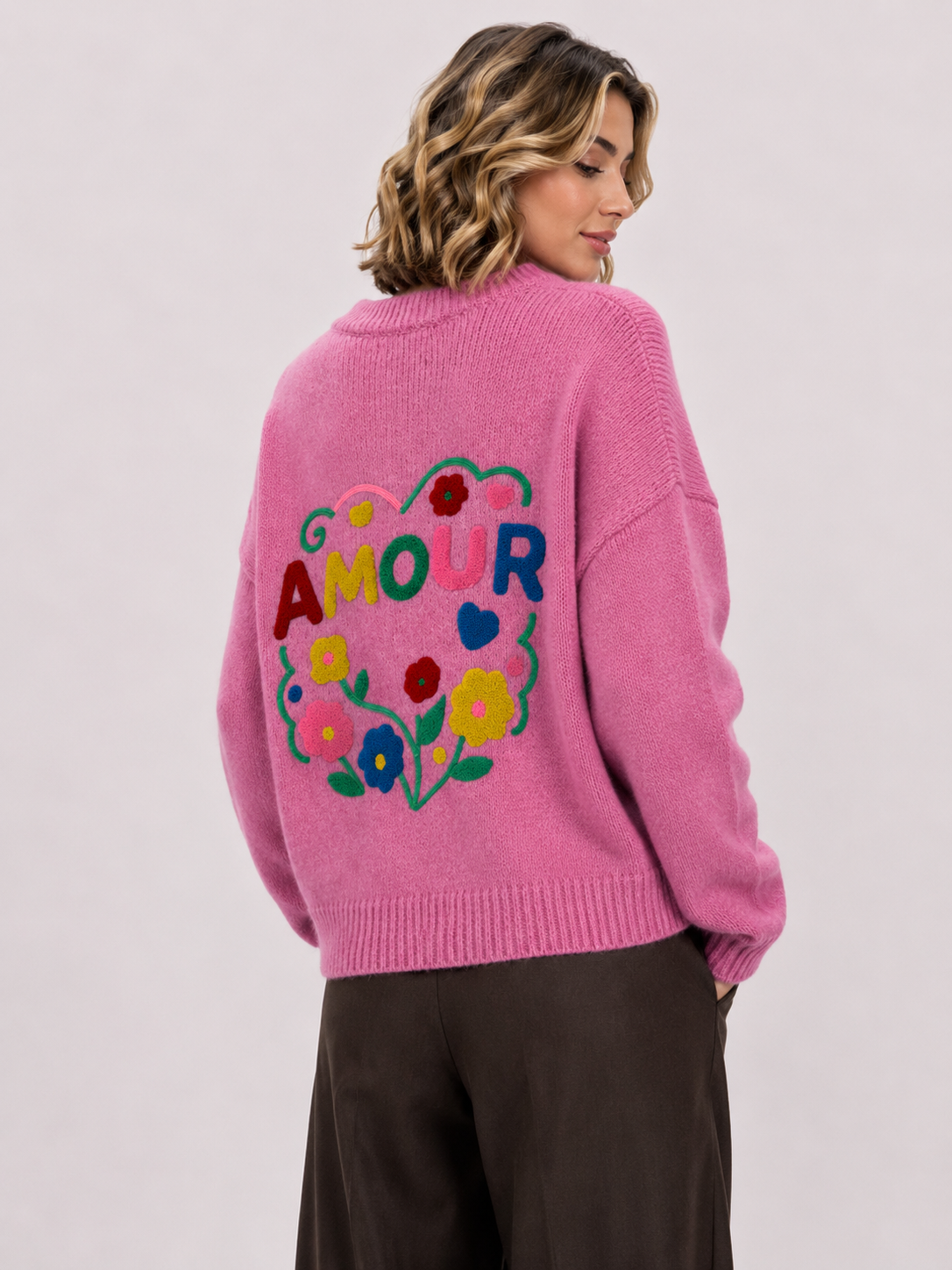 Strickpullover „AMOUR“ – florale Stickerei auf dem Rücken AP200: Grün / Standardmäßig / Eine Größe