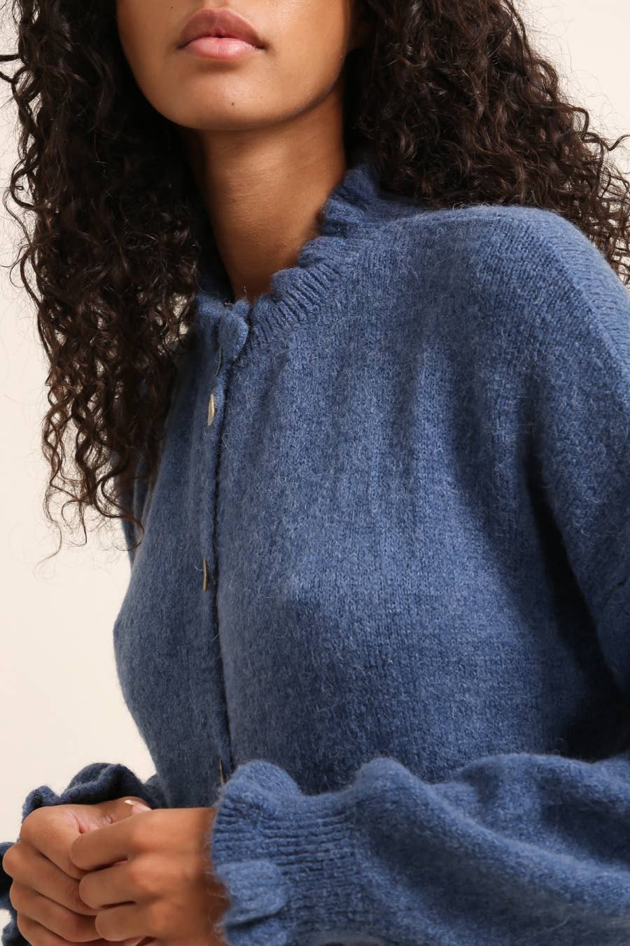 Strickjacke mit ALPAKA-Kragen REF. 8012: Jeans
