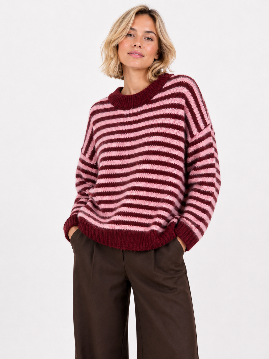 Gestreifter Strickpullover – Zeitlose Kollektion AP195: Braun / Standardmäßig / Eine Größe