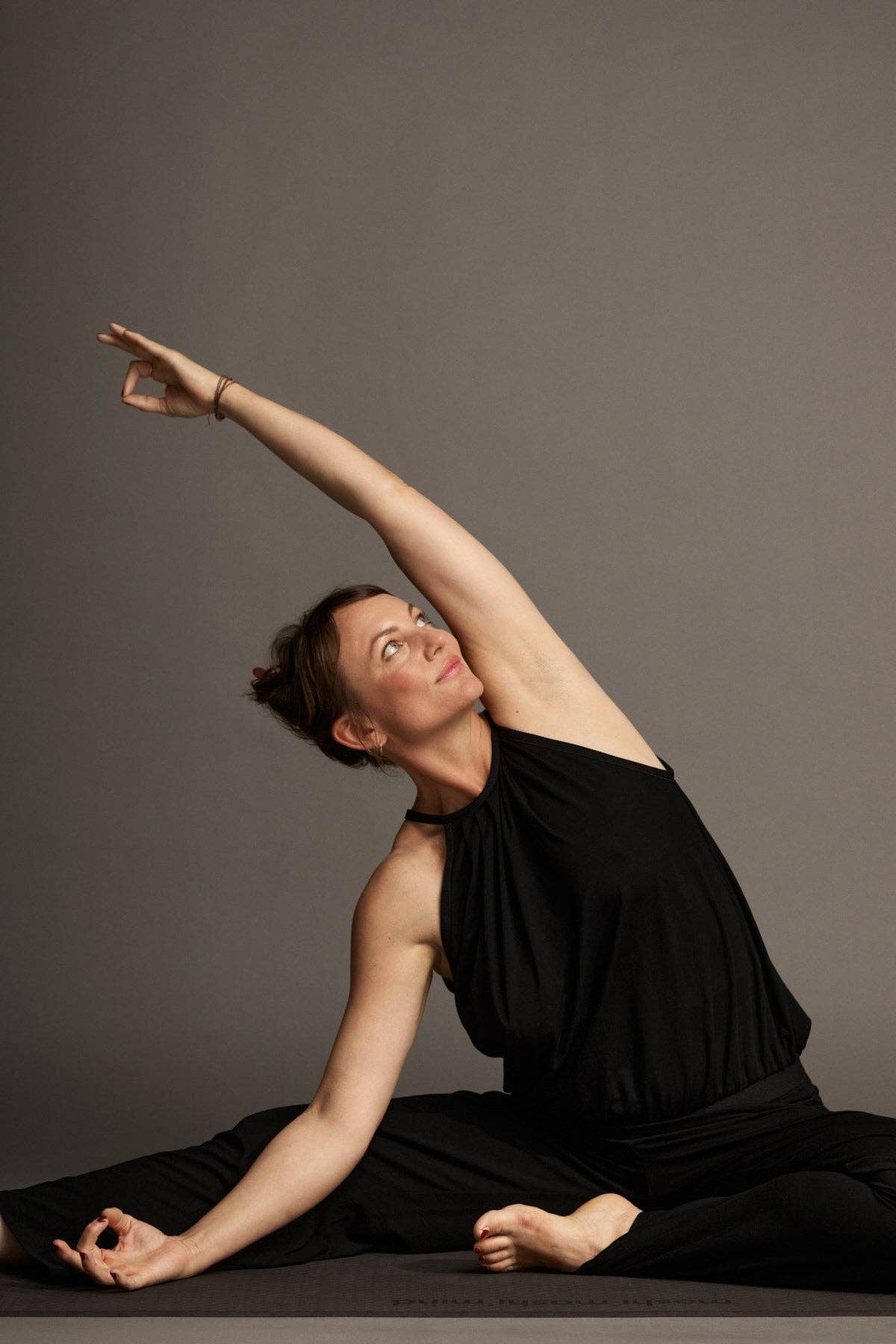 25 Robyn-Oberteile: Schwarz / S
