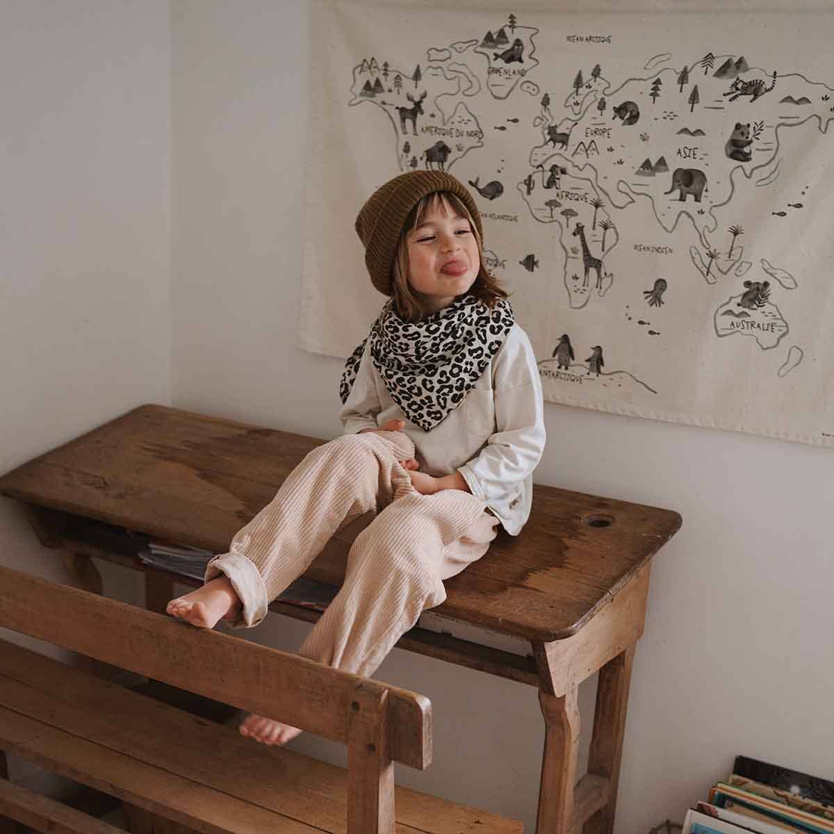 BIANCA Mullwickeldecke mit Leopardenmuster in Greige: GRAOU / M 70x70
