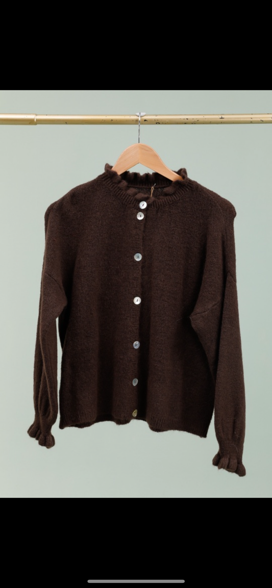 Strickjacke mit ALPAKA-Kragen REF. 8012: Schokolade