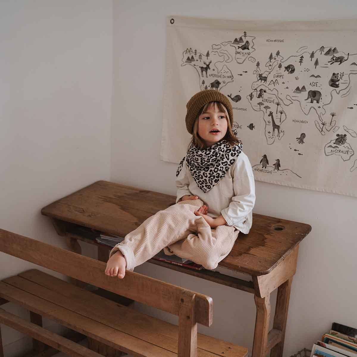 BIANCA Mullwickeldecke mit Leopardenmuster in Greige: GRAOU / M 70x70