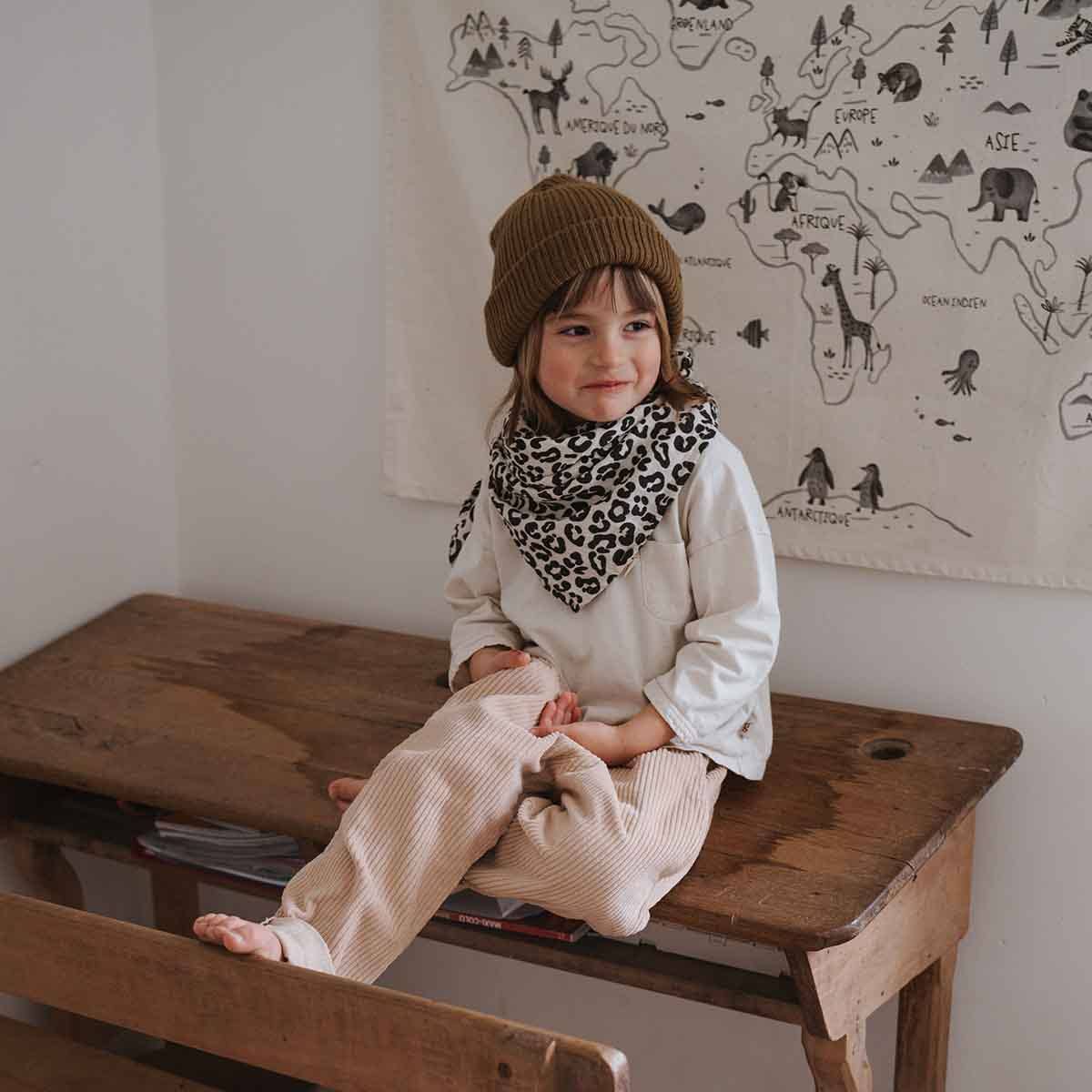 BIANCA Mullwickeldecke mit Leopardenmuster in Greige: GRAOU / M 70x70