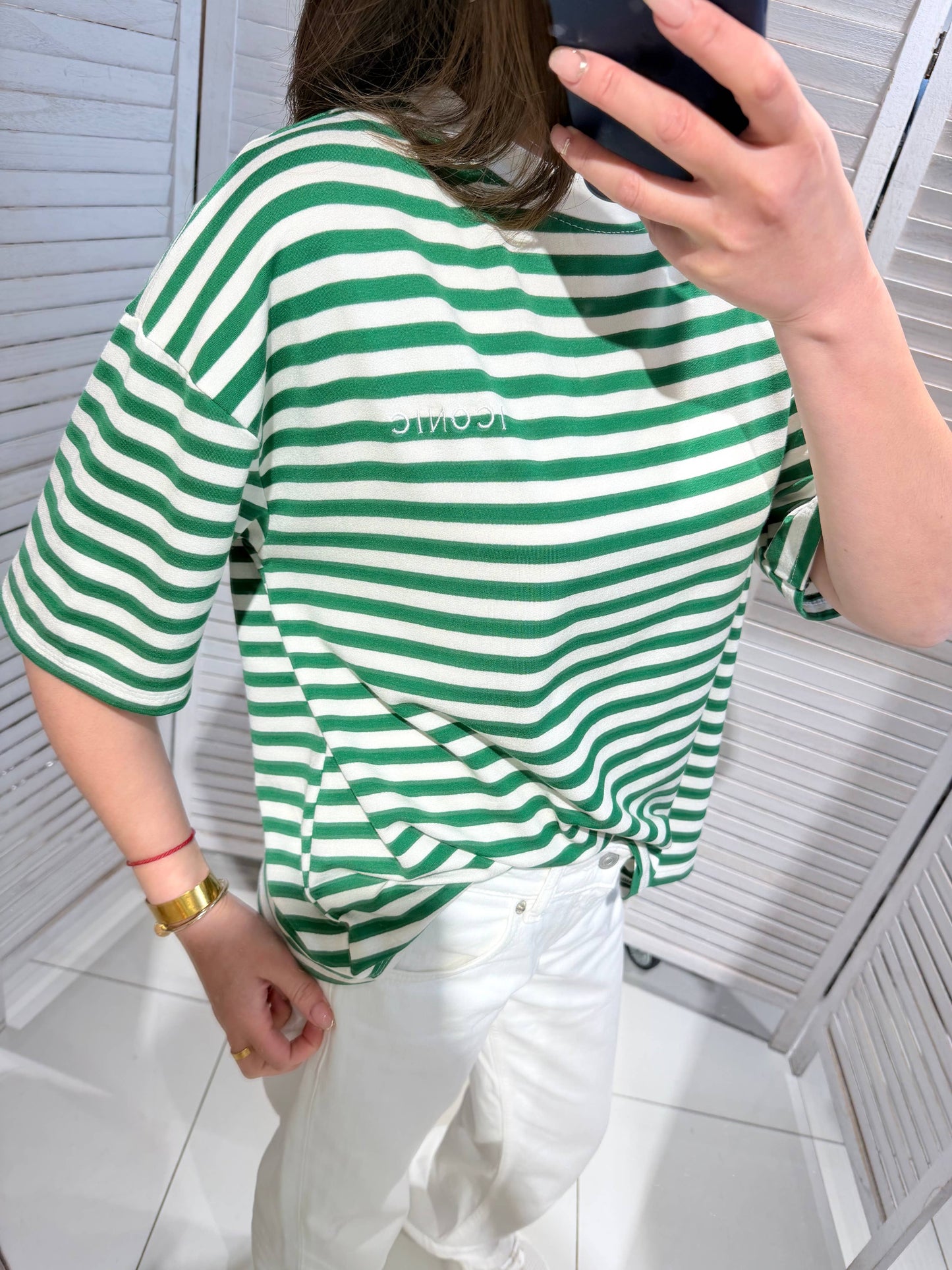 Gestreiftes T-Shirt mit kurzen Ärmeln: Flasche Grün / Eine Größe