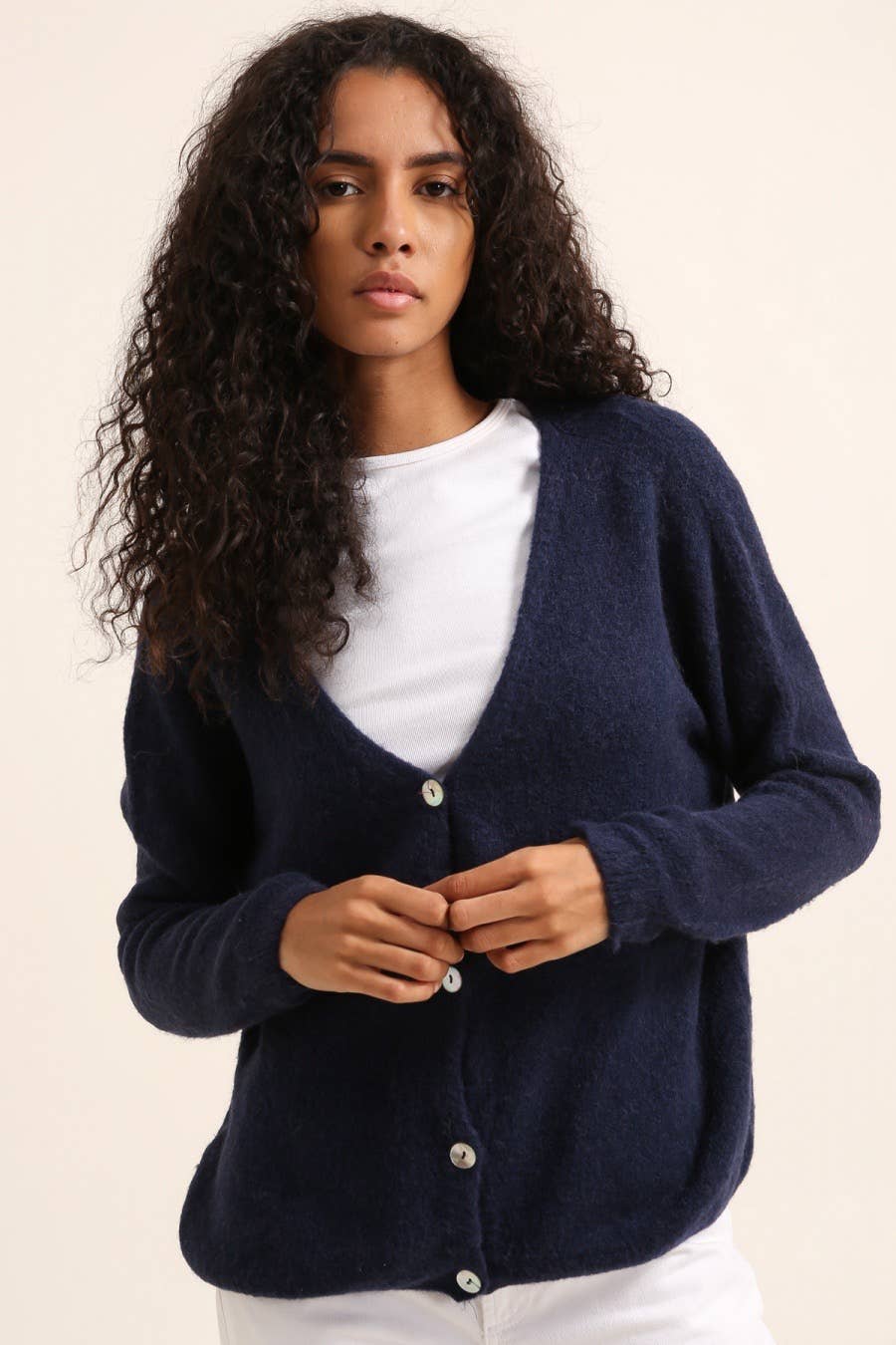 Alpaka-Cardigan mit V-Ausschnitt REF 1026: Schwarz