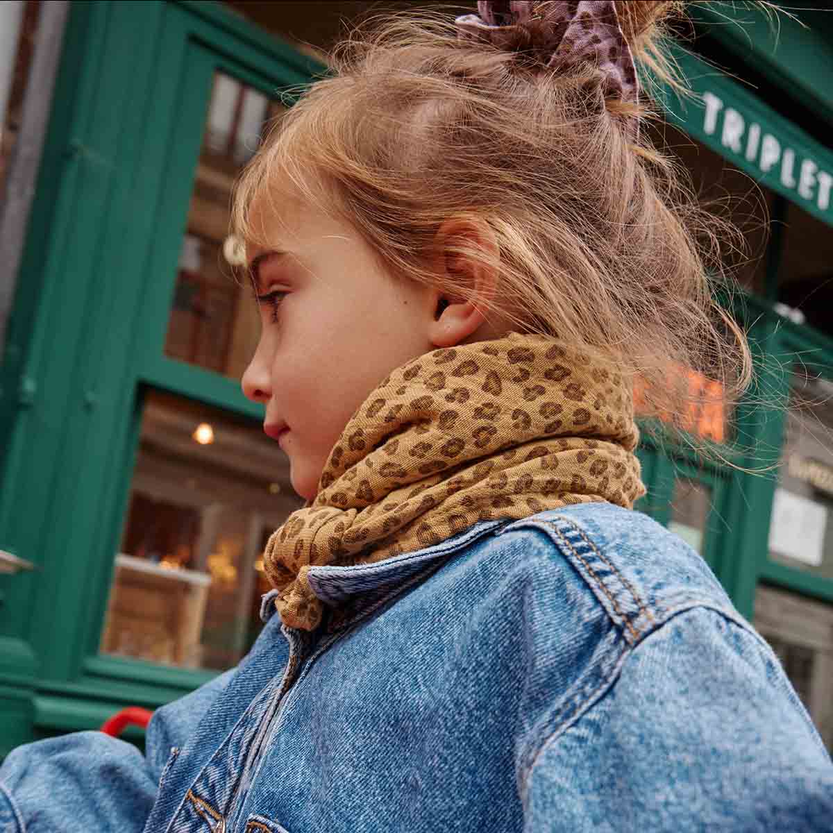 Bianca Mulltuch mit Mini-Leopardenmuster in Kaffee: MINI-LEOPARD / L 110*110