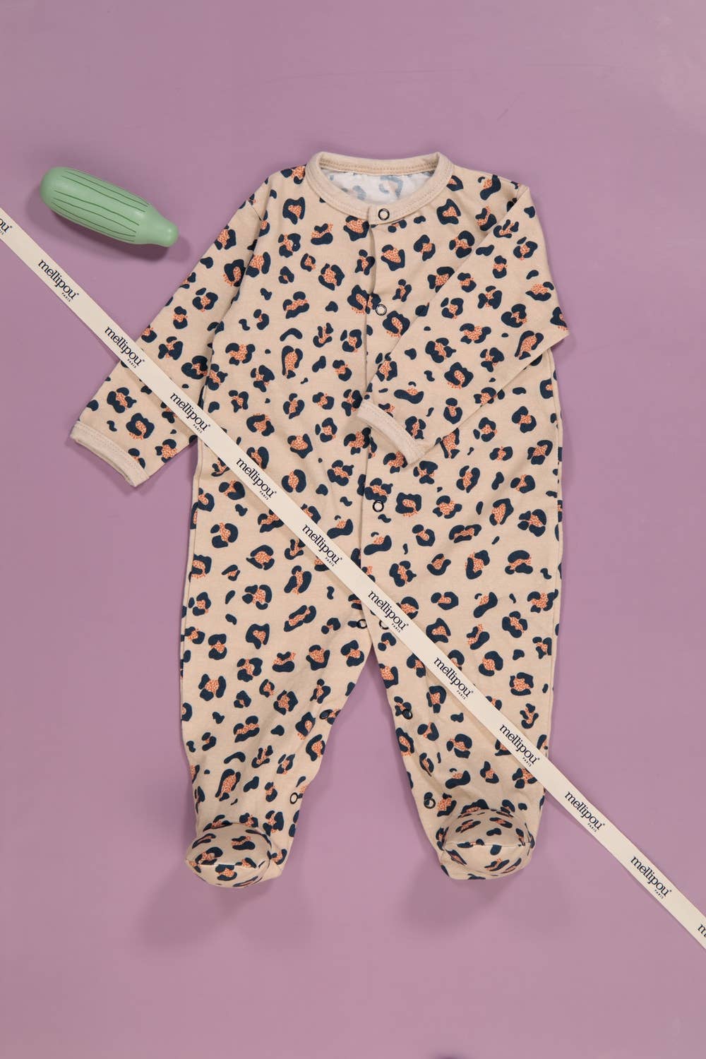 Babyschlafanzug mit durchgehendem Leopardenmuster: 6-12M