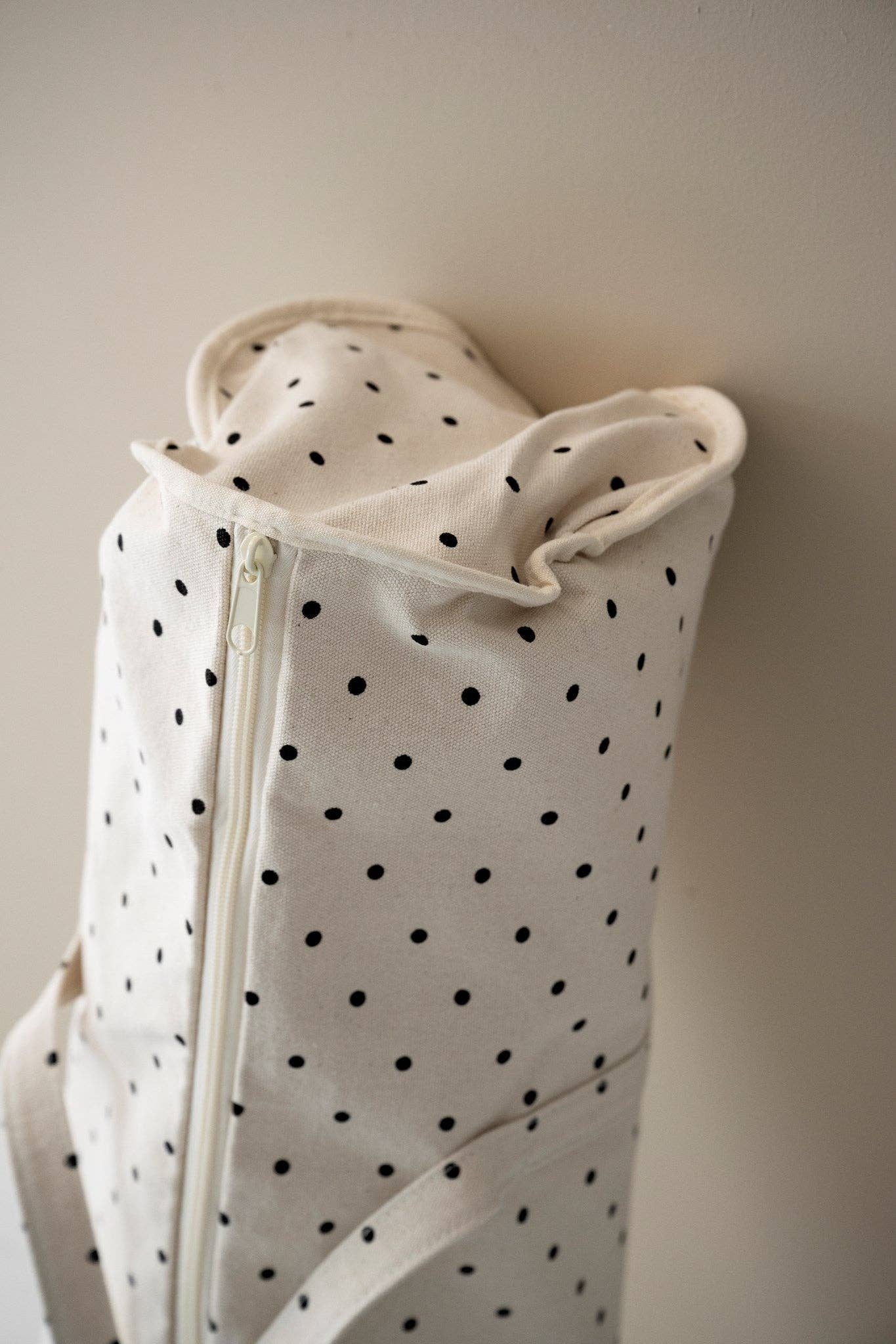 Yoga-Matten-Tasche mit Punkten – Ecru/Schwarze Punkte