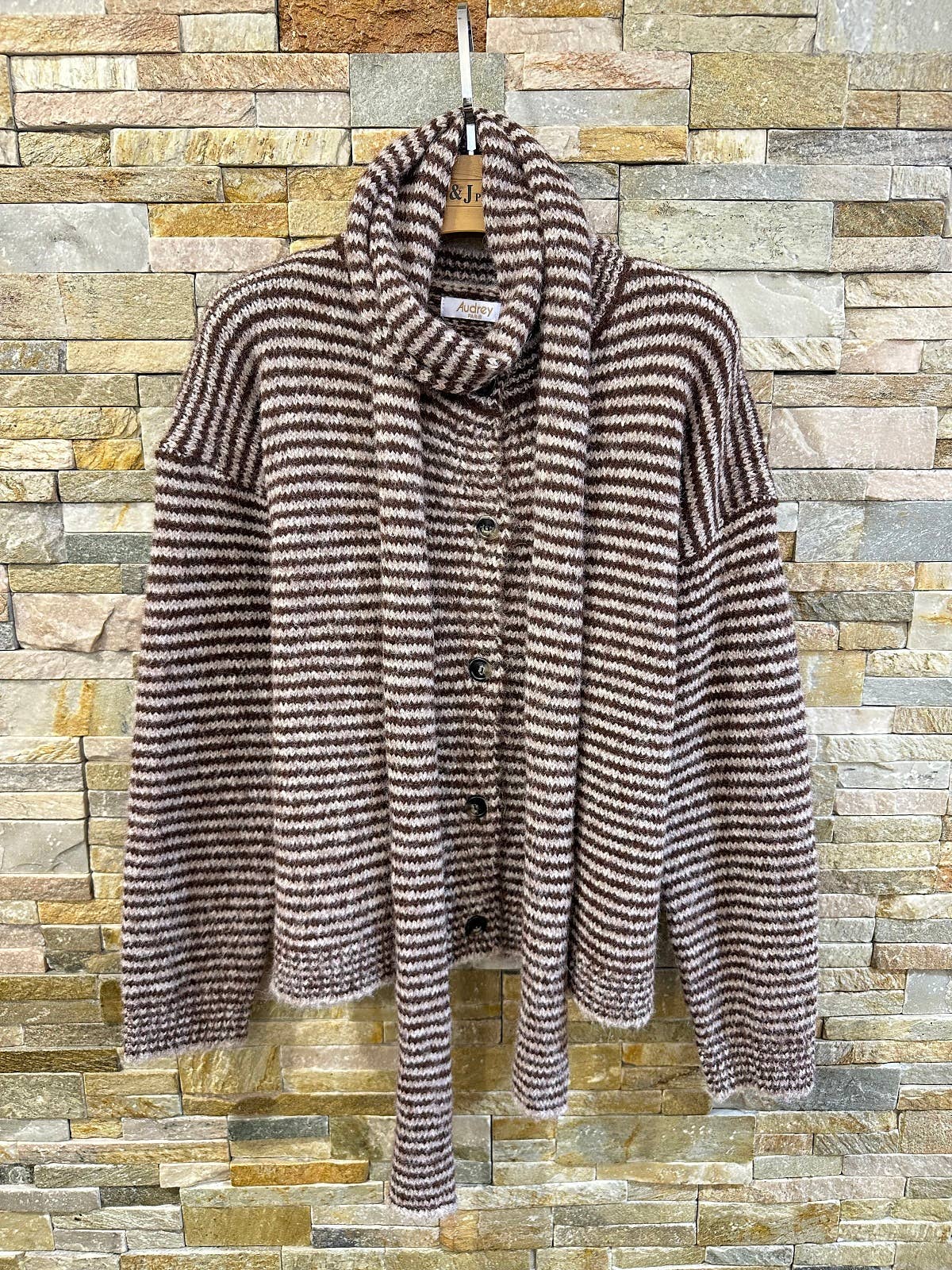 Gestreifter Strickcardigan mit passendem Schal AP165: Blau / Standardmäßig / Eine Größe