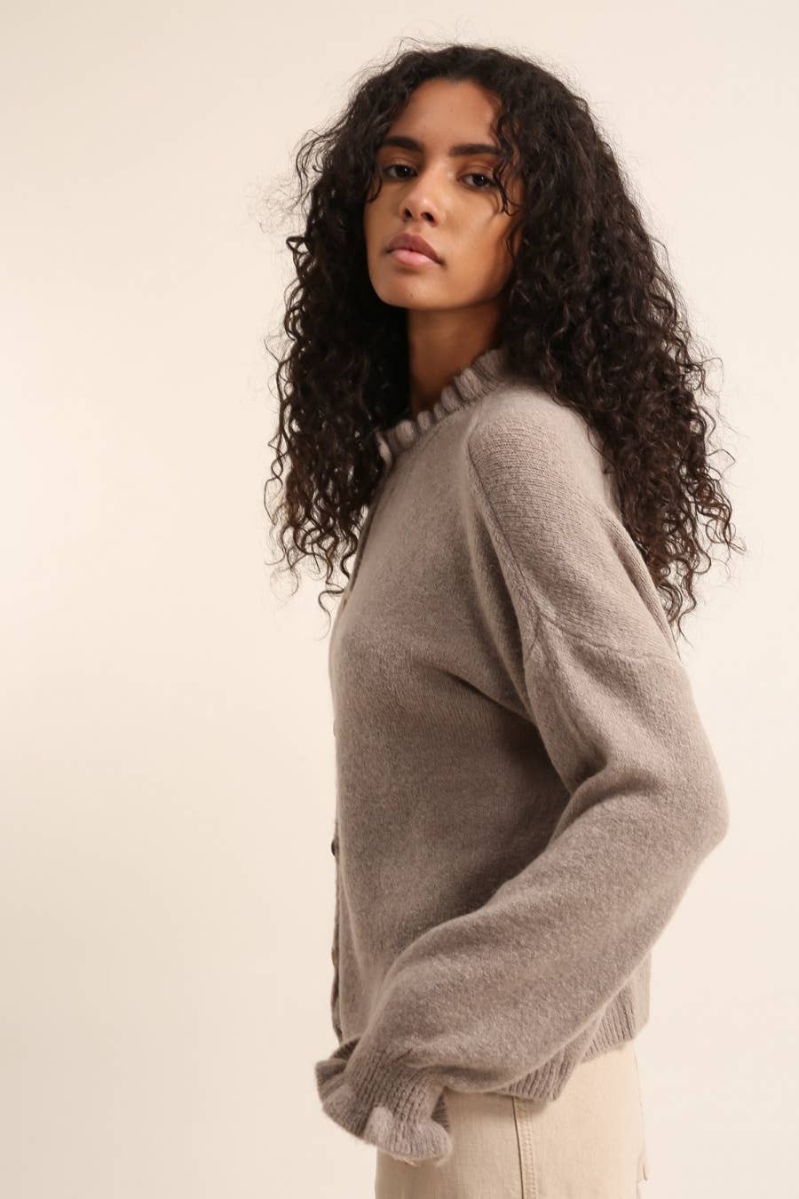 Strickjacke mit ALPAKA-Kragen REF. 8012: Schokolade