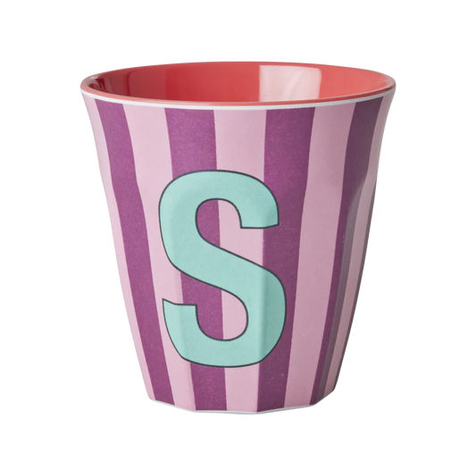 Buchstaben Becher 'S'