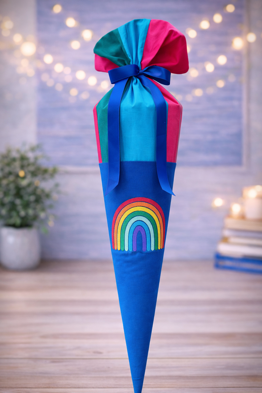 SCHULTÜTE "REGENBOGEN" MIT PAPPKEGEL